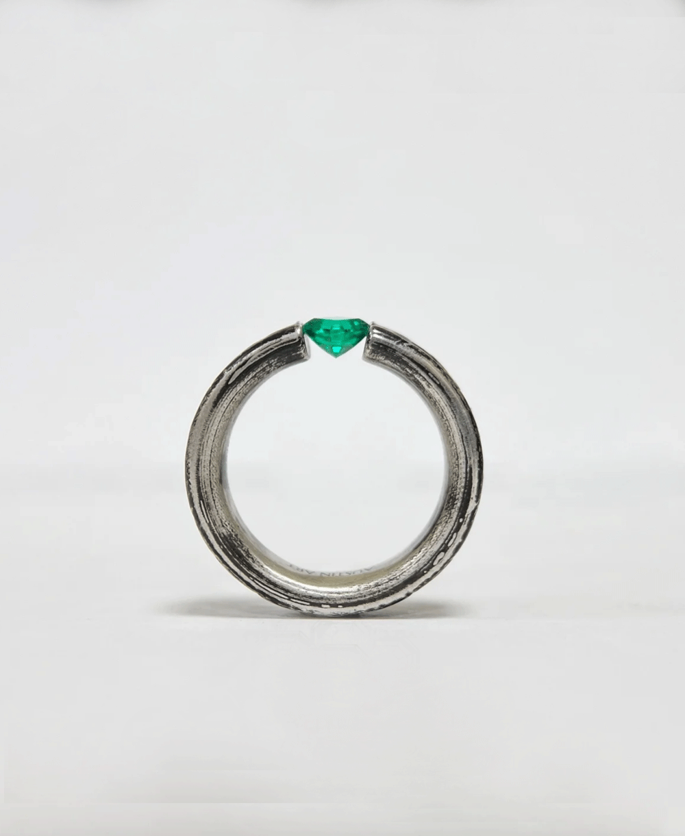 Antique-Finish Lab Emerald Ring with Special Inlay in 925 Silver