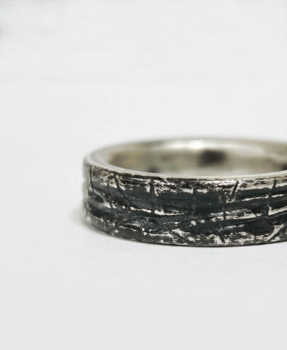 Antique-Finish Lab Emerald Ring with Special Inlay in 925 Silver